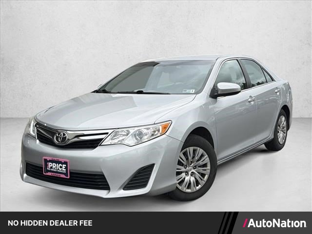 Used 2014 Toyota Camry LE FWD image 1