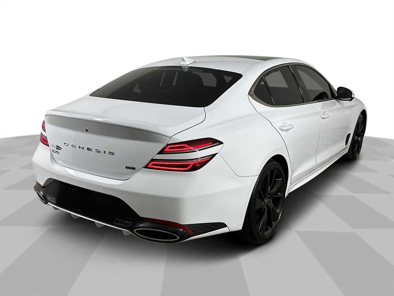 Used 2022 Genesis G70 3.3T image 7