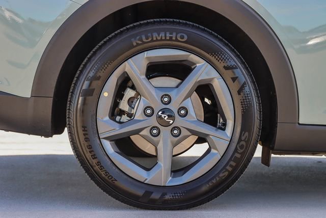 Used 2025 Kia K4 LXS image 10