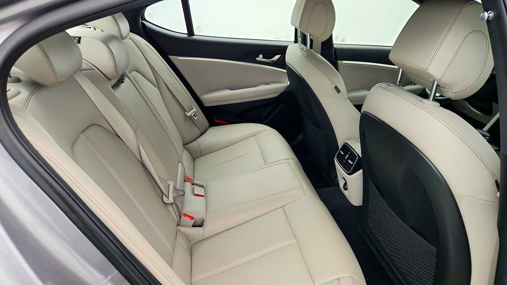 Used 2023 Genesis G70 2.0T AWD/4WD image 22