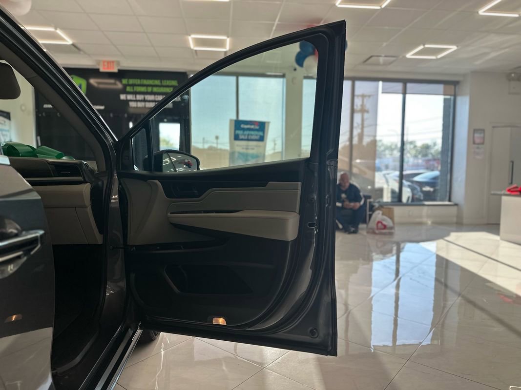 Used 2018 Honda Odyssey EX image 40