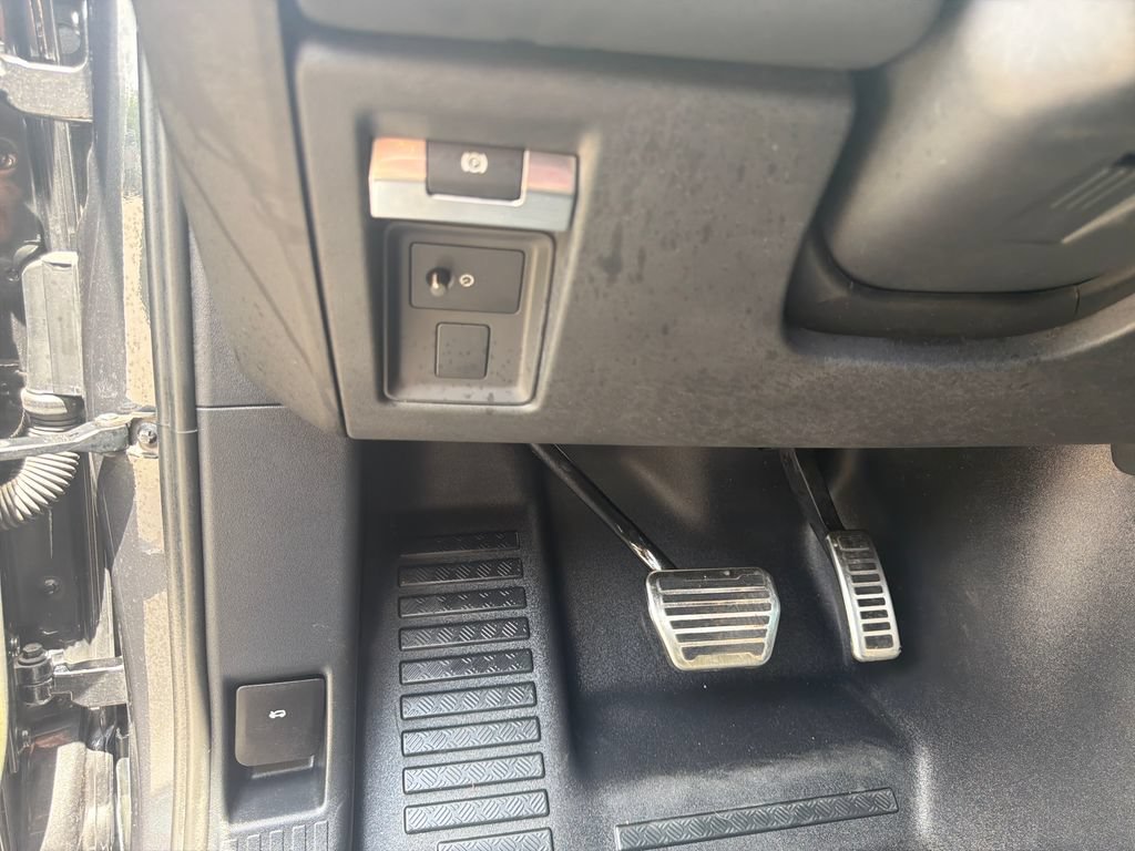 Used 2023 Land Rover Defender 110 Carpathian Edition AWD/4WD image 37