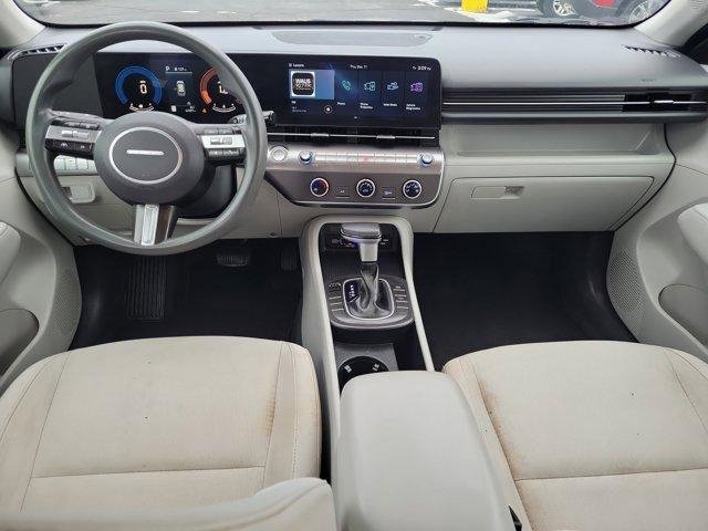 Used 2025 Hyundai Kona SE image 11