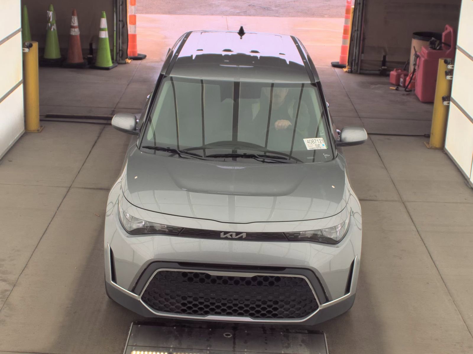 Used 2025 Kia Soul LX w/ LX Technology Package image 2