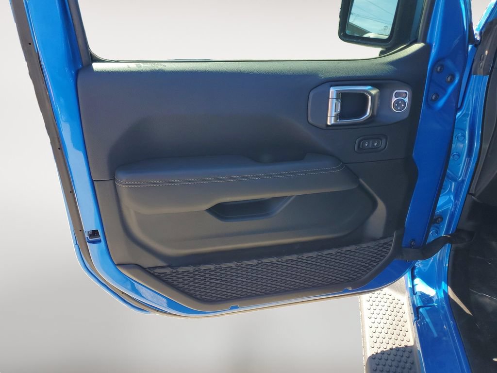 New 2025 Jeep Wrangler Unlimited Sahara AWD/4WD image 14