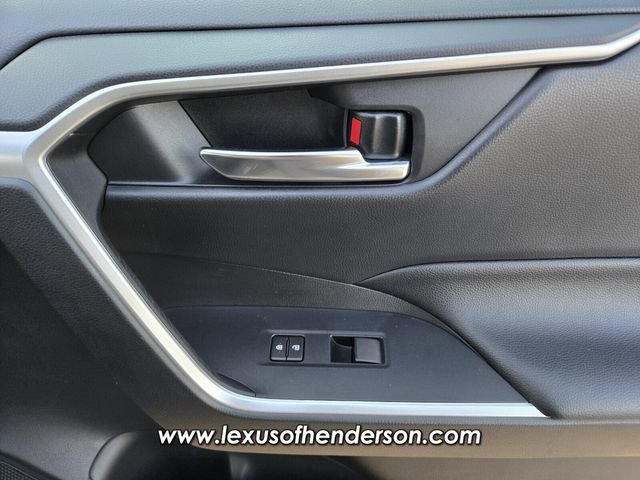 Used 2020 Toyota RAV4 XLE w/ Convenience Package FWD image 19