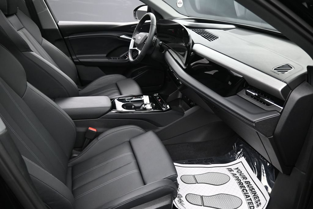 Used 2025 Audi Q6 e-tron Premium Plus w/ Premium Plus AWD/4WD image 30