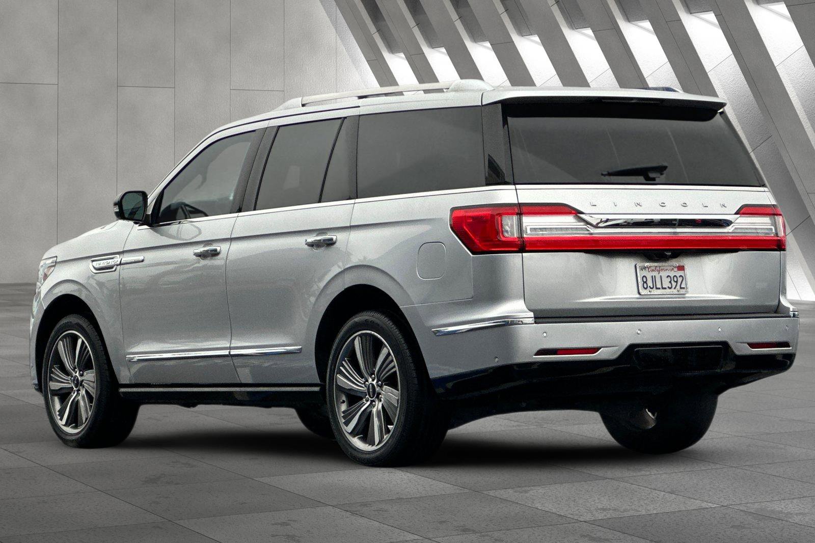 Used 2019 Lincoln Navigator Reserve image 6