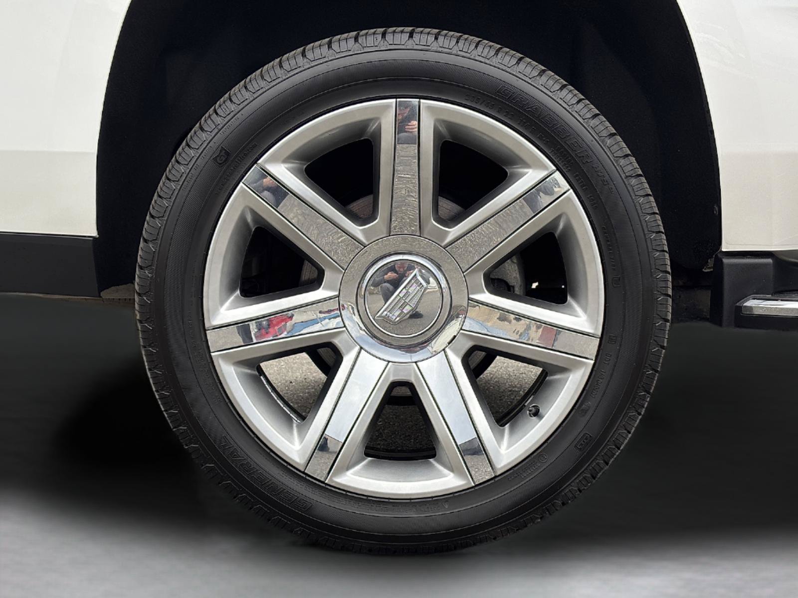 Used 2020 Cadillac Escalade Luxury AWD/4WD image 11