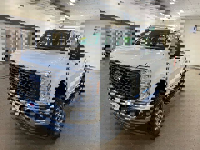 New 2026 Ford F250 XL w/ FX4 Off-Road Package image 4