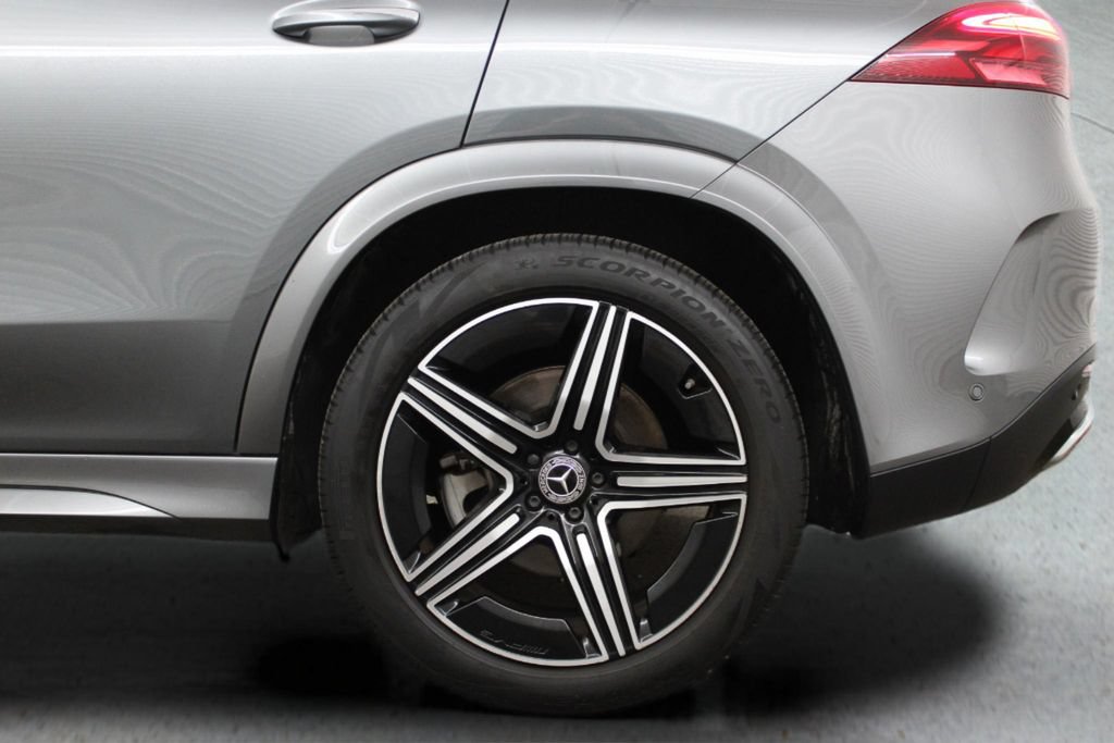 Used 2024 Mercedes-Benz GLE 450 4MATIC image 8