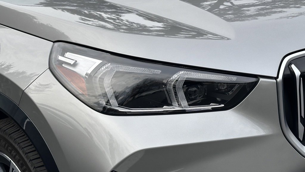 Used 2025 BMW X1 xDrive28i w/ Technology Package image 2