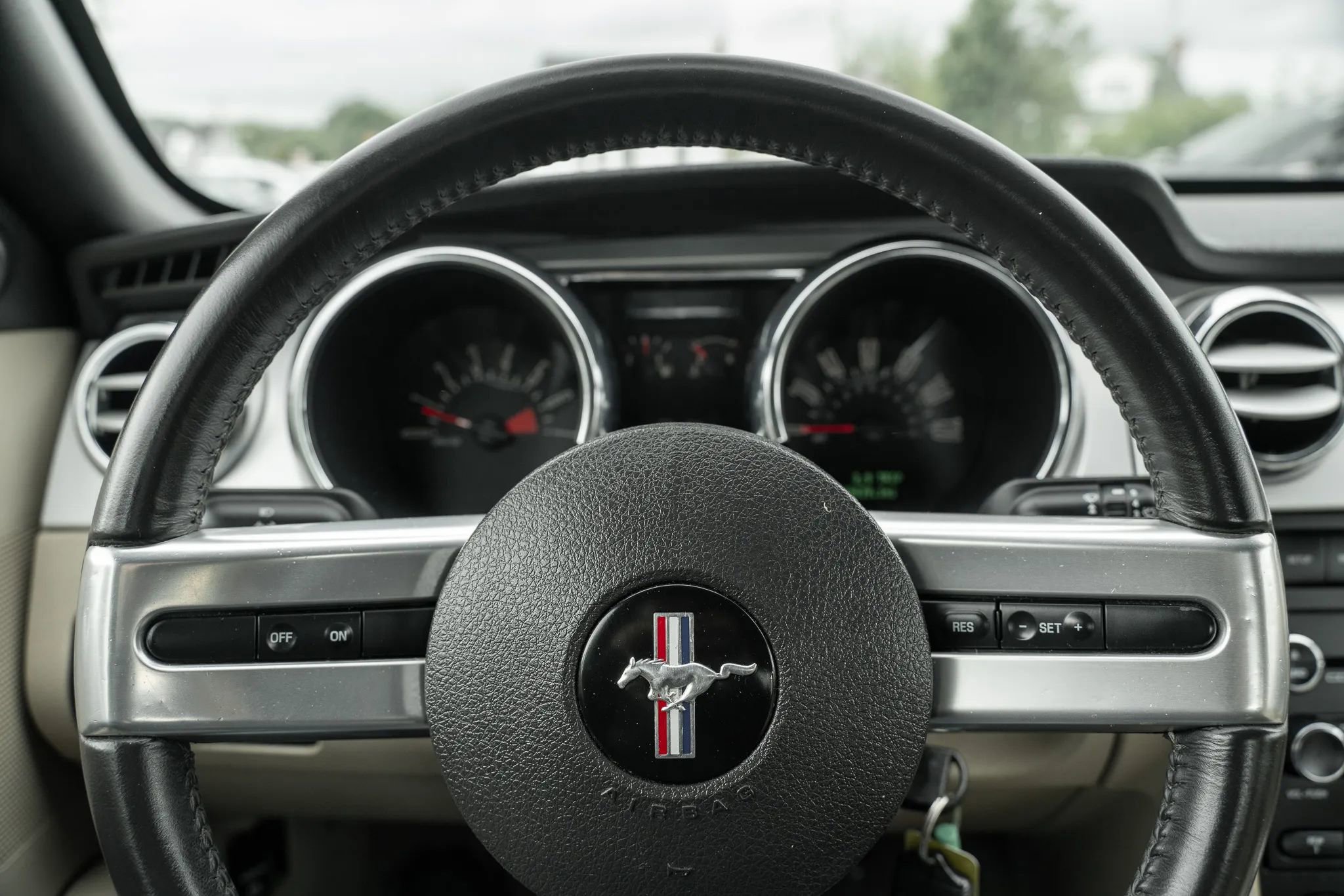 Used 2009 Ford Mustang Convertible RWD image 18