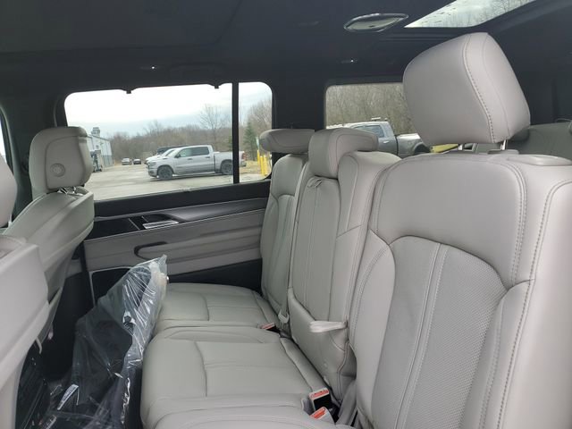 New 2026 Jeep Grand Wagoneer Limited image 16