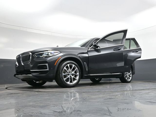 Used 2023 BMW X5 xDrive40i w/ Premium Package image 42
