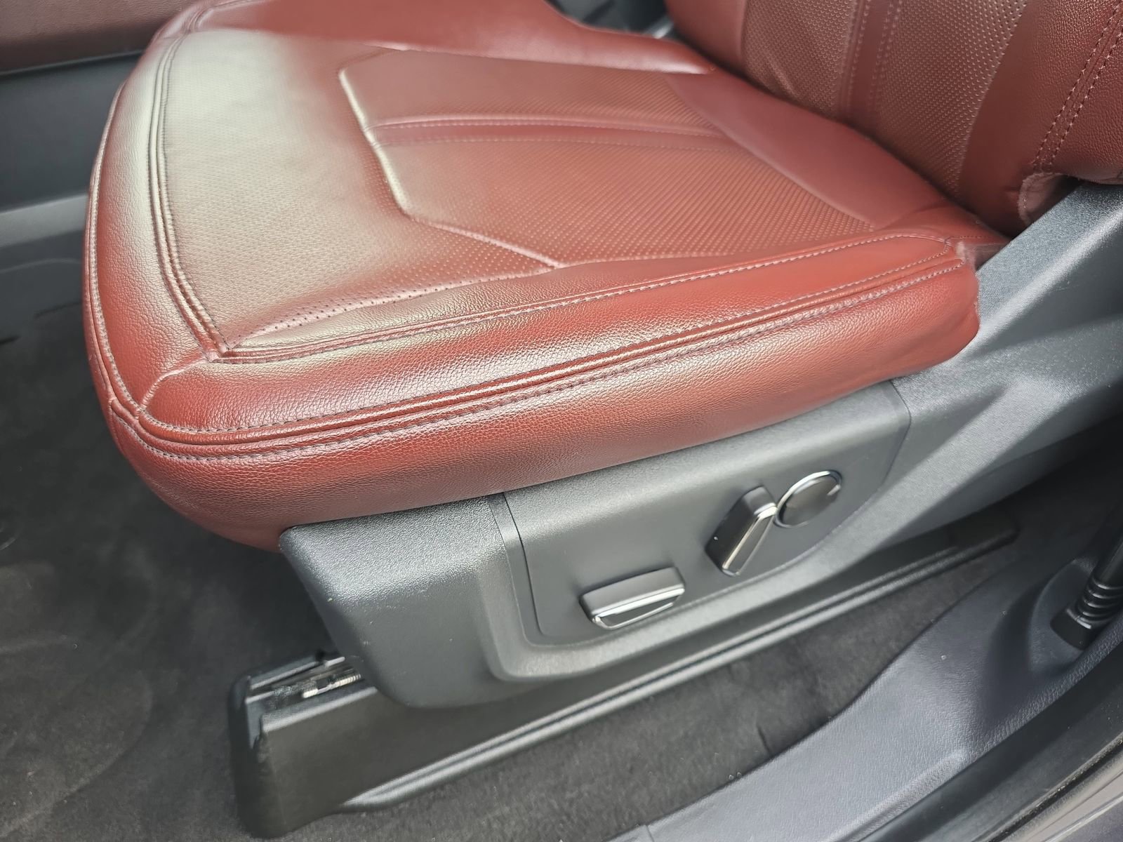 Used 2024 Ford Expedition Max Limited image 29