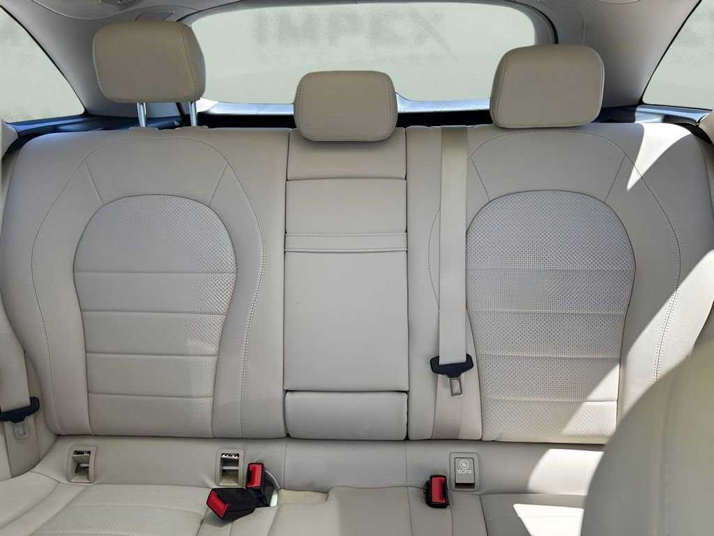 Used 2018 Mercedes-Benz GLC 300 image 11