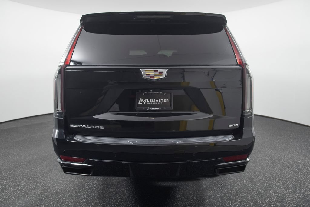 Used 2022 Cadillac Escalade Sport Platinum w/ Heavy-Duty Trailer Package AWD/4WD image 16