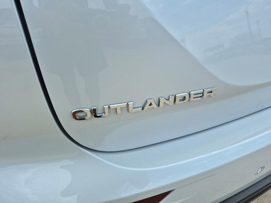 New 2026 Mitsubishi Outlander ES image 30