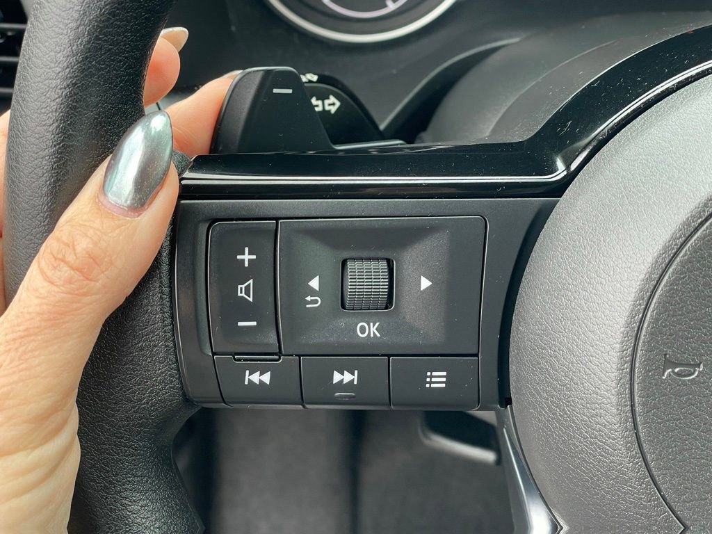 Certified 2023 Nissan Rogue SV AWD/4WD image 17