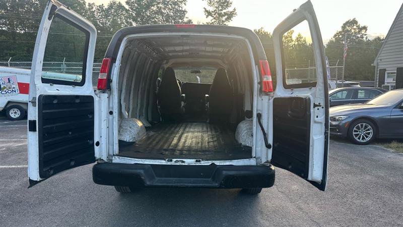 Used 2017 Chevrolet Express 2500 image 13
