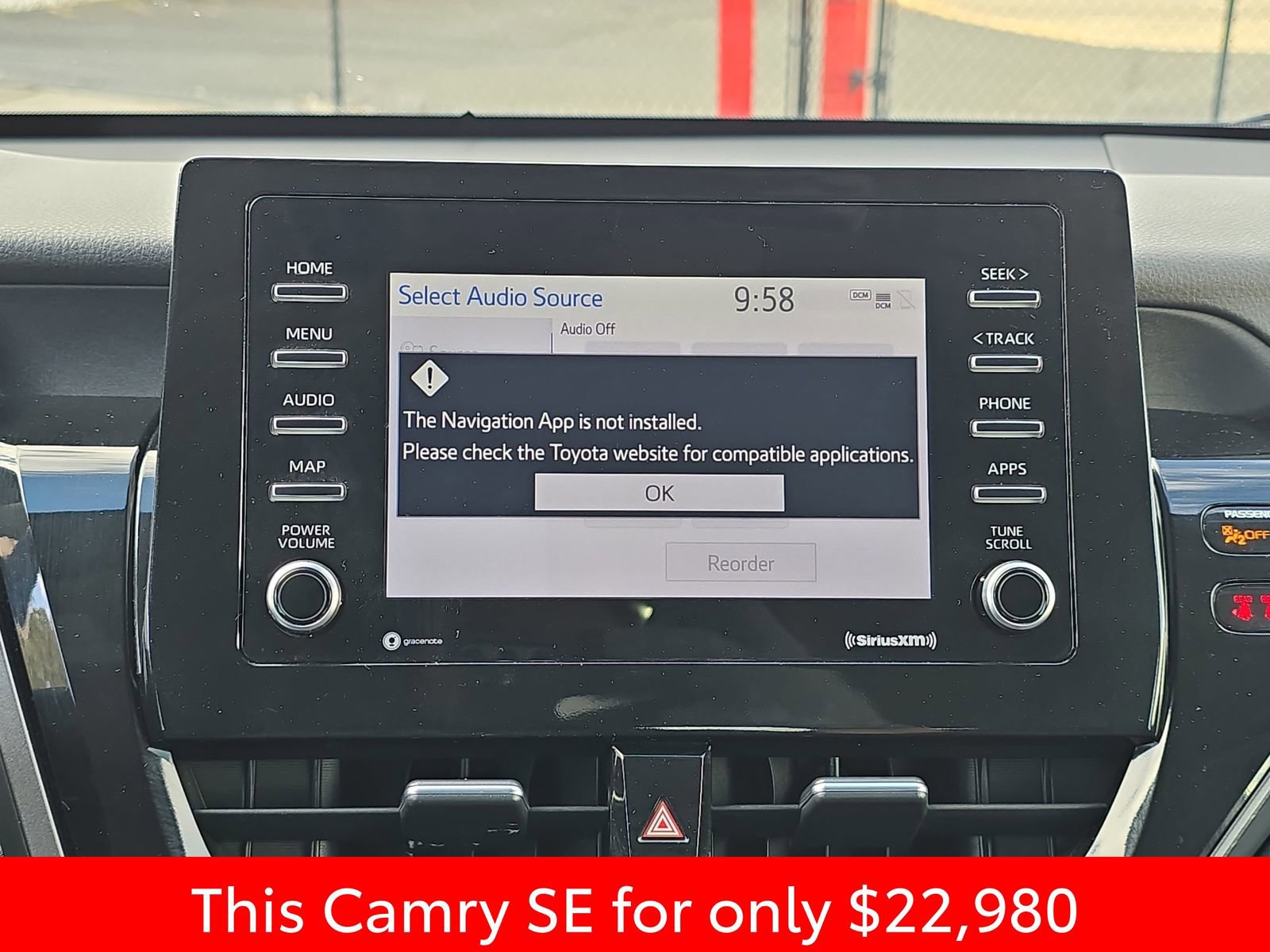 Used 2024 Toyota Camry SE image 28