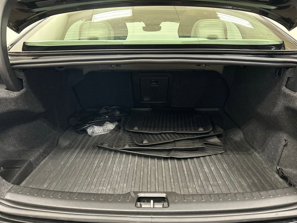 Used 2023 Volvo S60 T8 Plus image 5