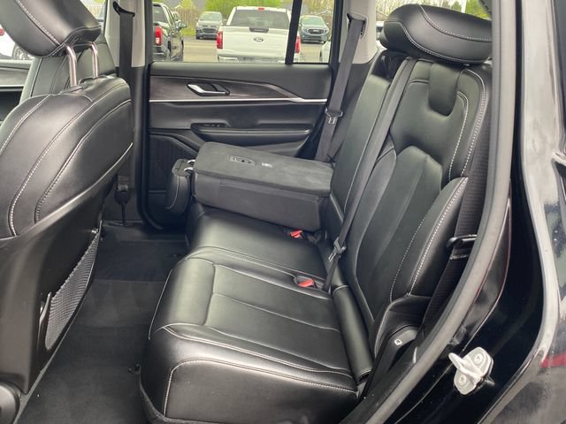 Used 2023 Jeep Grand Cherokee Limited AWD/4WD image 18
