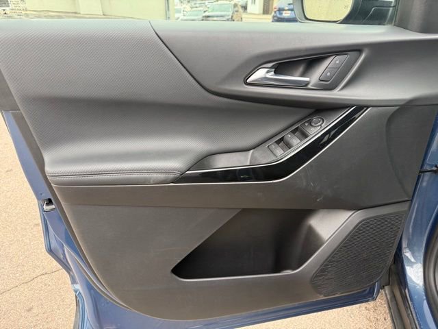 Used 2025 Chevrolet Equinox LT w/ Safety and Technology Package image 10