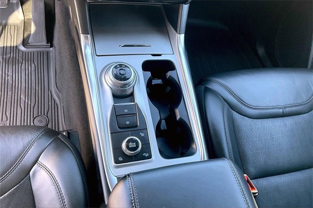 Used 2022 Ford Explorer Platinum w/ Technology Package image 13