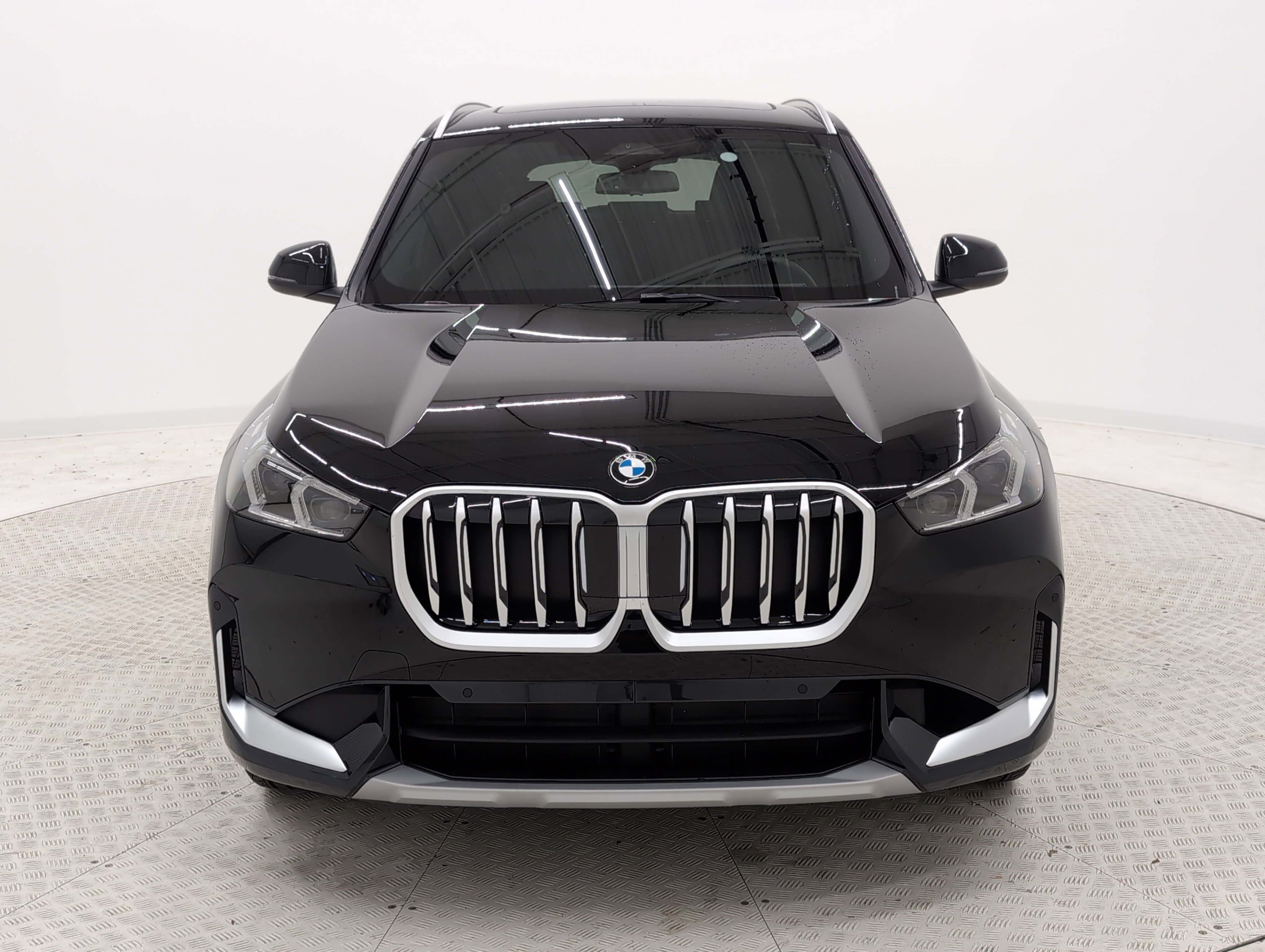 New 2025 BMW X1 xDrive28i w/ Convenience Package image 3