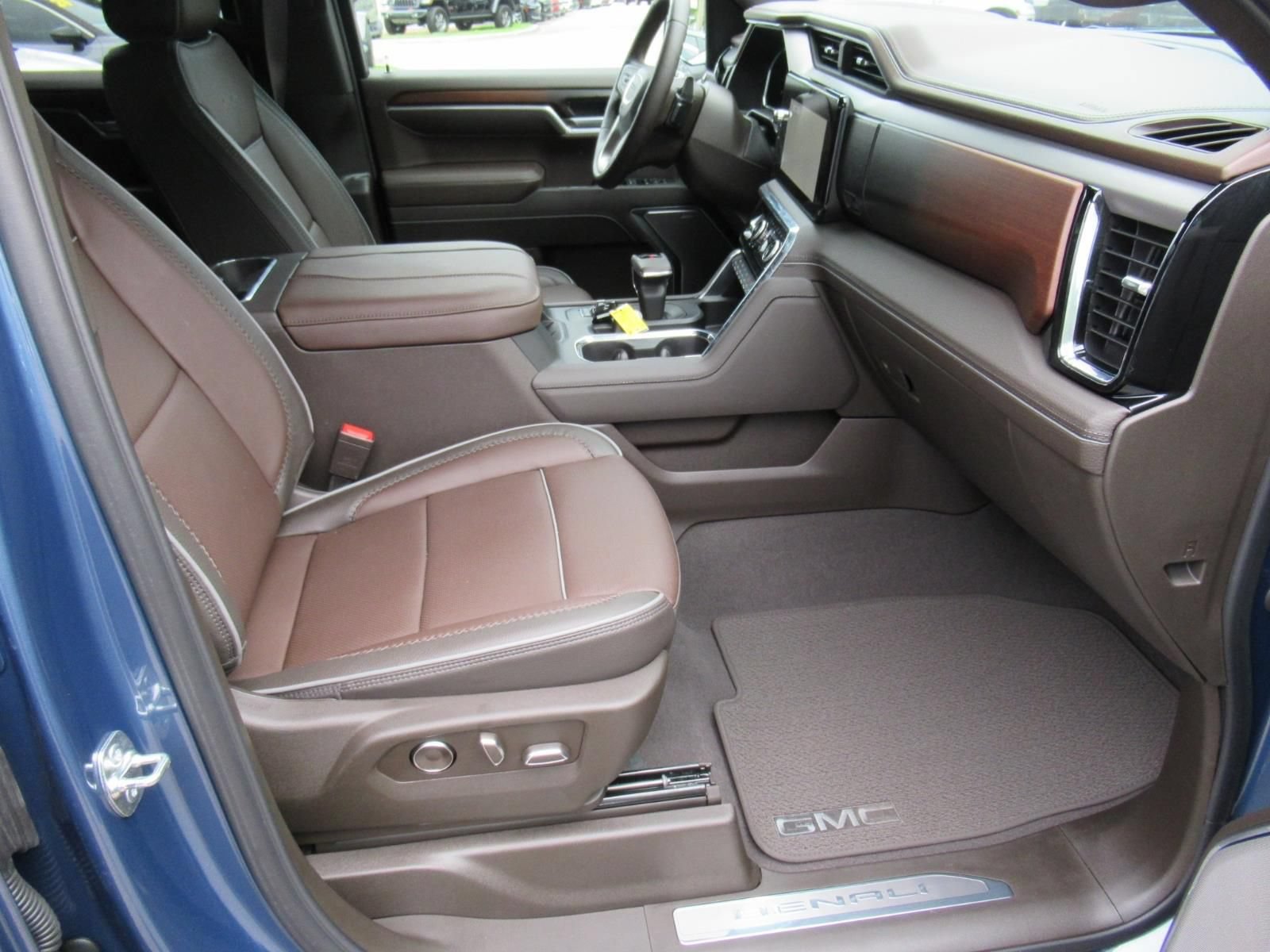 Used 2026 GMC Sierra 1500 Denali AWD/4WD image 12