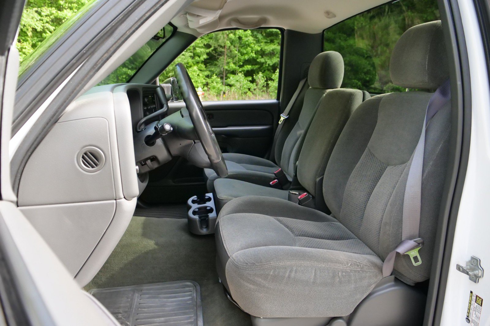 Used 2004 Chevrolet Silverado 2500 LS RWD image 3