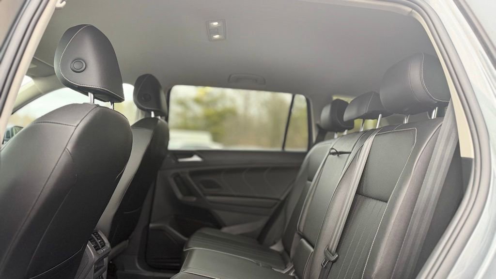 Used 2023 Volkswagen Tiguan SE image 21