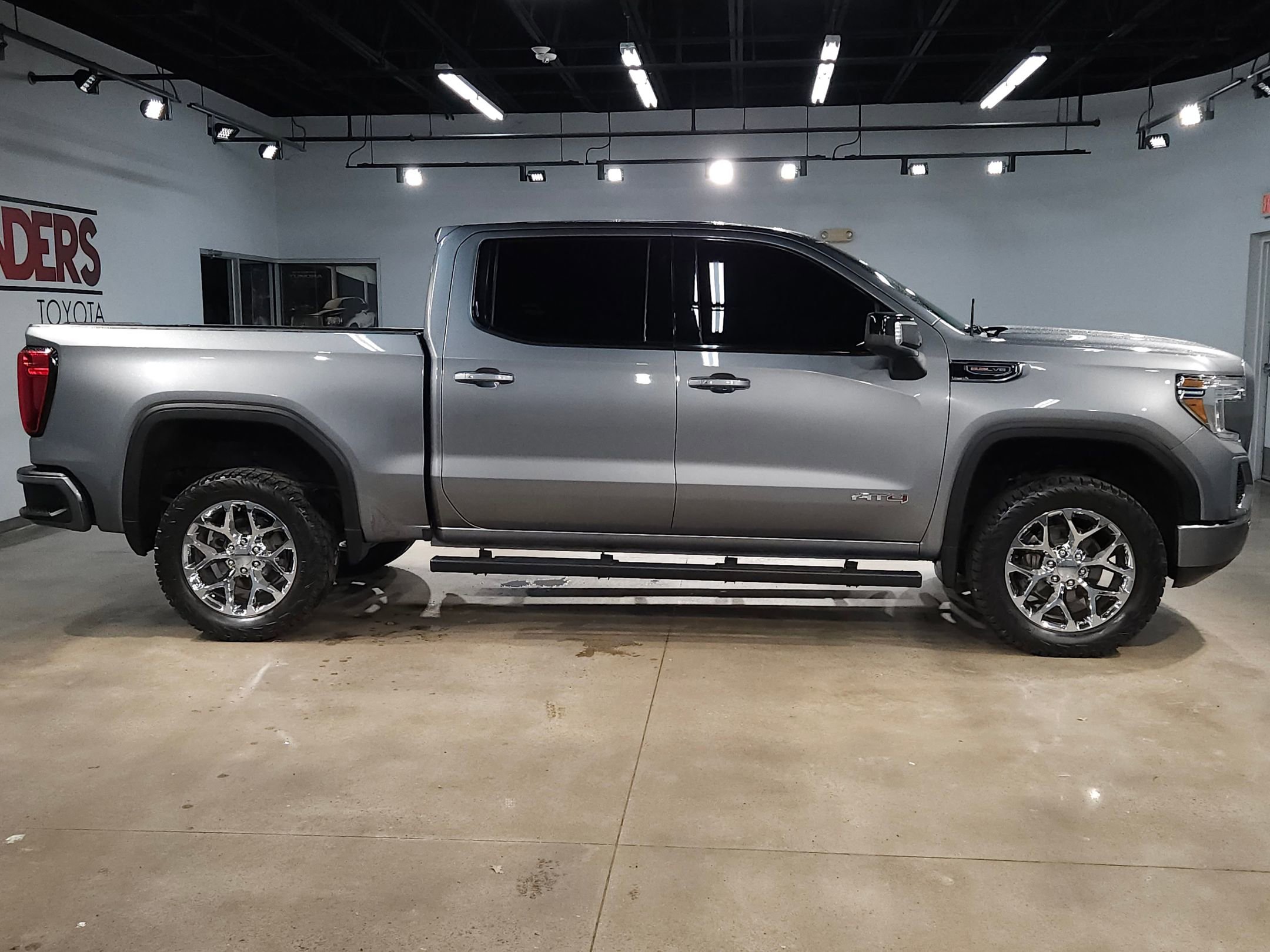 Used 2021 GMC Sierra 1500 AT4 w/ AT4 Value Package image 8