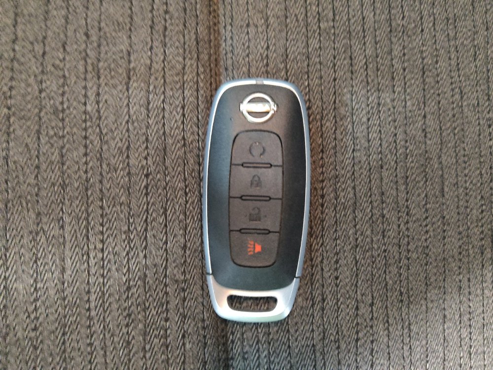 Used 2023 Nissan Rogue SV image 32