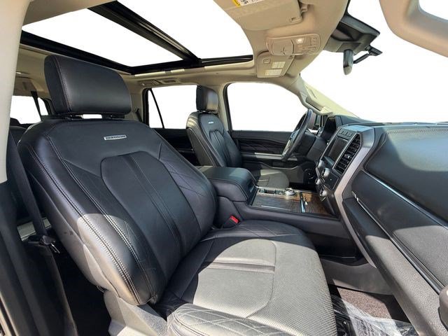 Used 2019 Ford Expedition Platinum RWD image 16