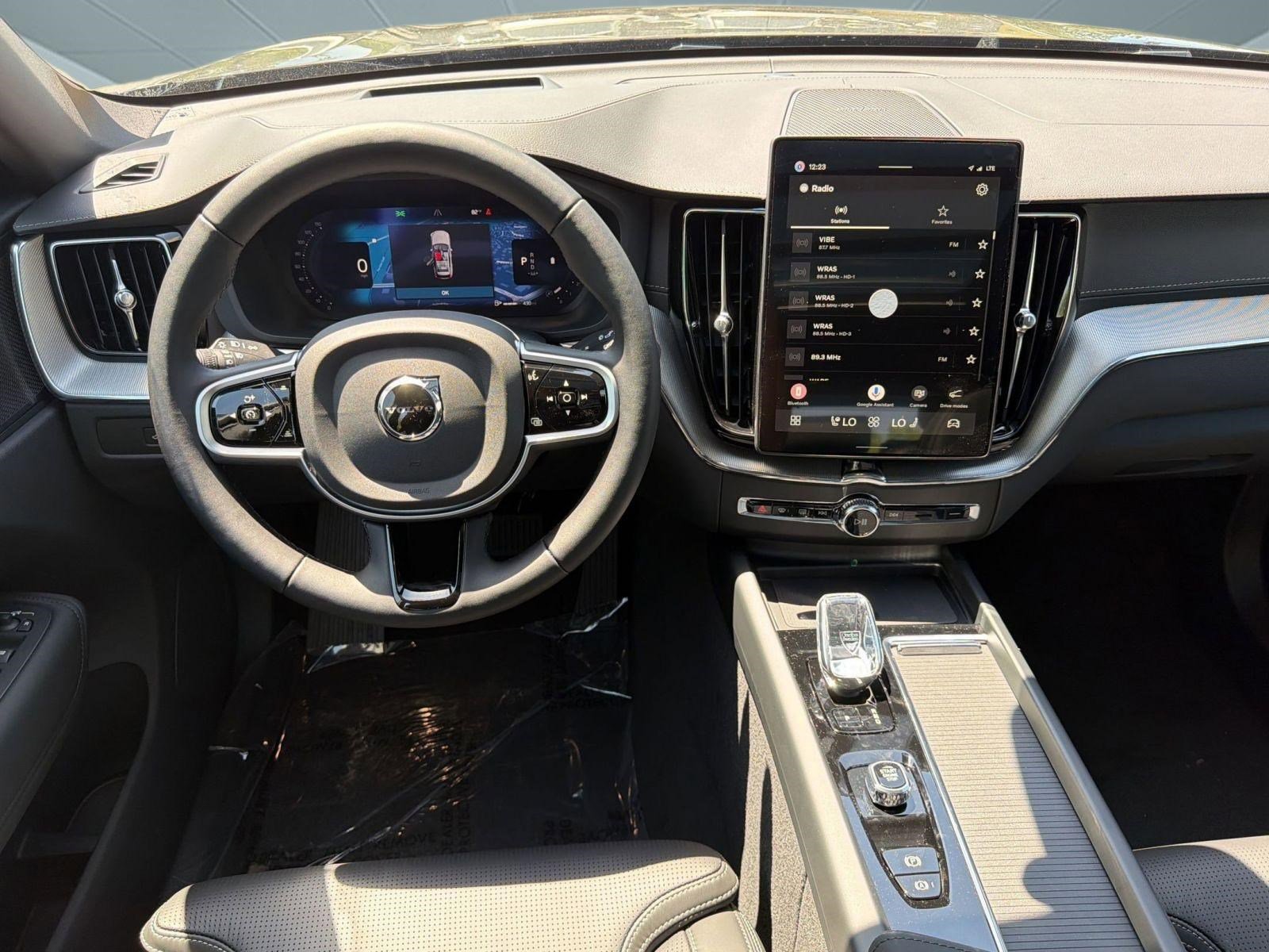New 2026 Volvo XC60 B5 Ultra w/ Climate Package AWD/4WD image 28
