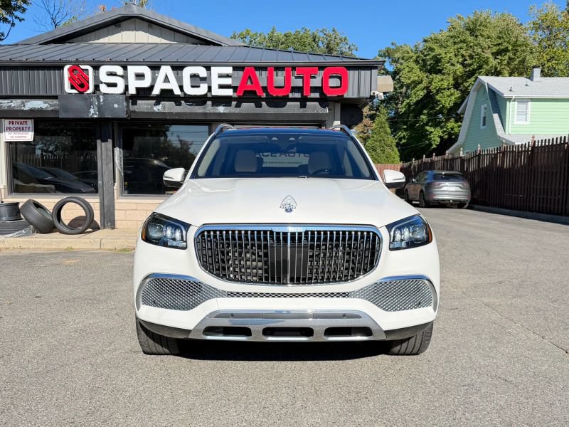 Used 2023 Mercedes-Benz Maybach GLS 600 4MATIC image 2