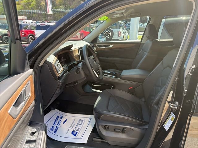 Used 2025 Volkswagen Atlas SE AWD/4WD image 8