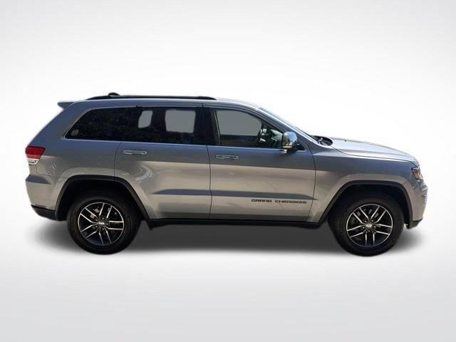 Used 2017 Jeep Grand Cherokee Limited w/ Luxury Group II RWD image 2