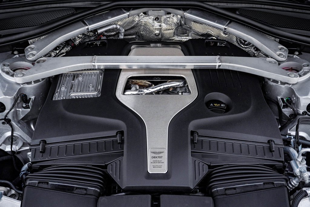 Used 2025 Aston Martin DBX 707 image 34