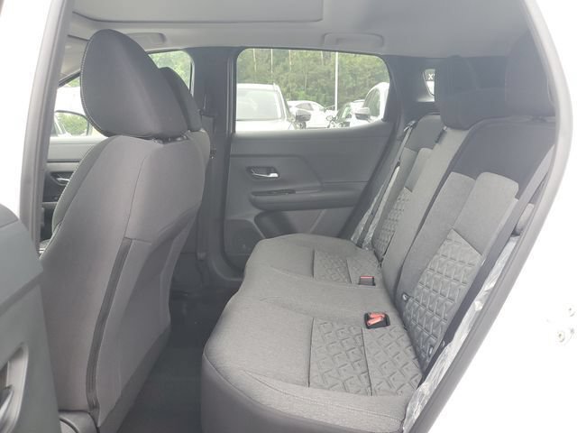 New 2026 Nissan Kicks SV w/ SV Premium Package FWD image 7