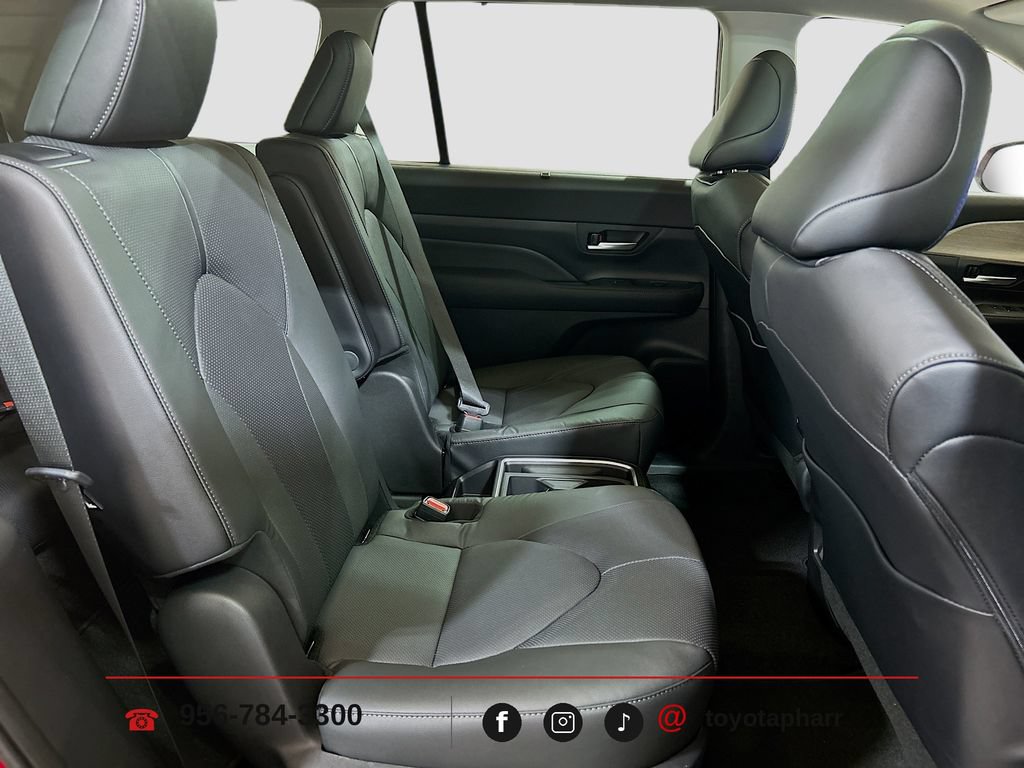 New 2026 Toyota Grand Highlander FWD image 28