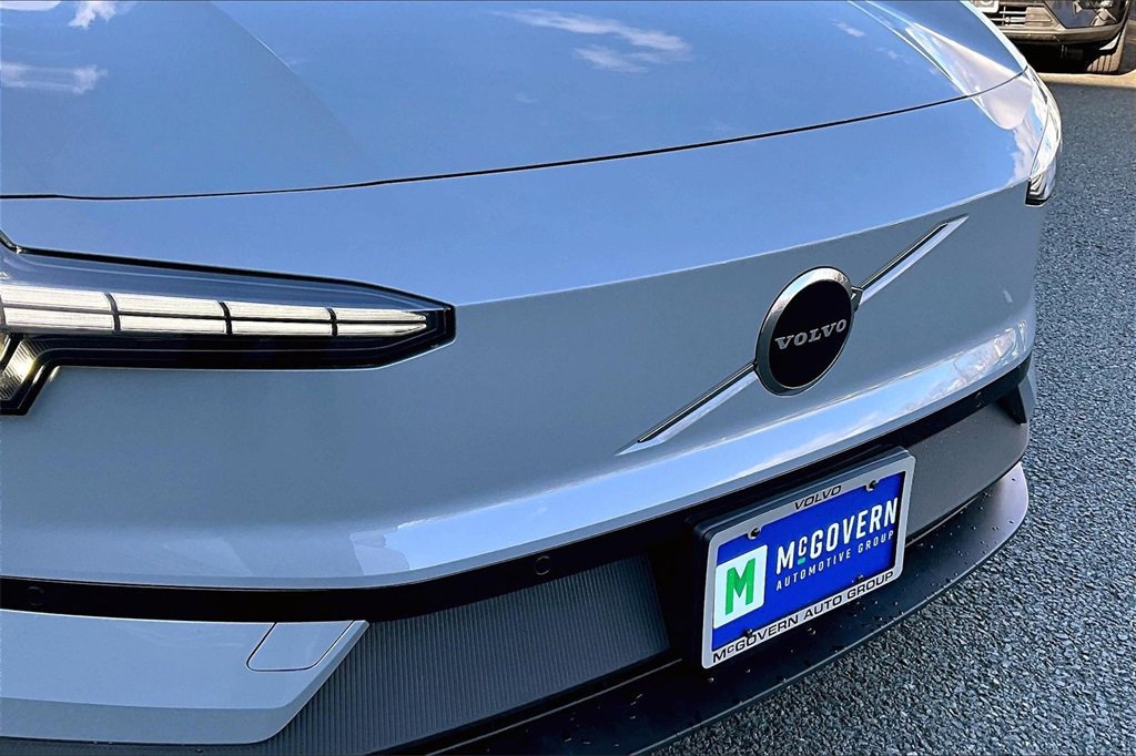 Used 2025 Volvo EX30 Plus w/ Climate Package image 32