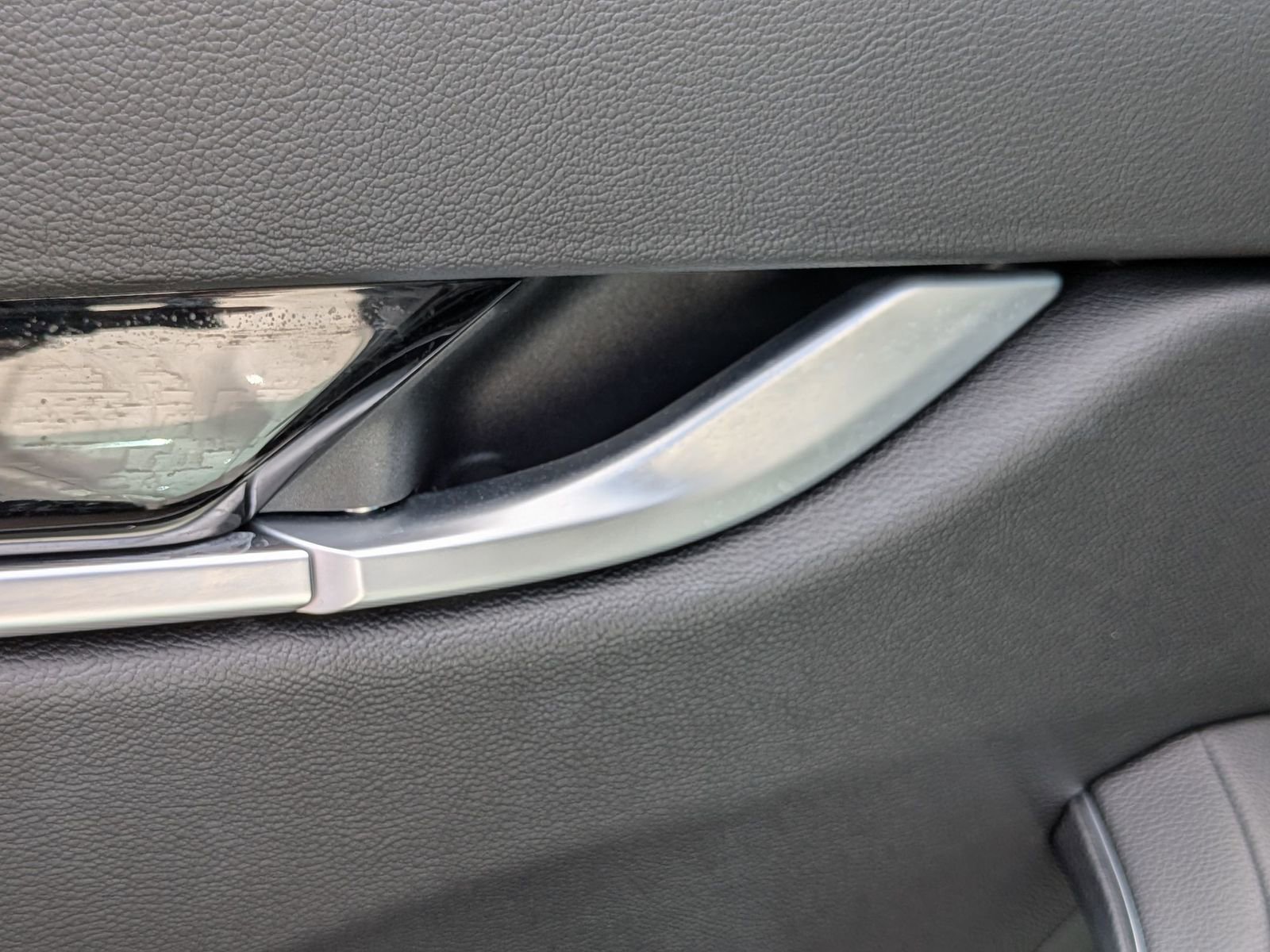 Used 2022 Maserati Levante GT image 29