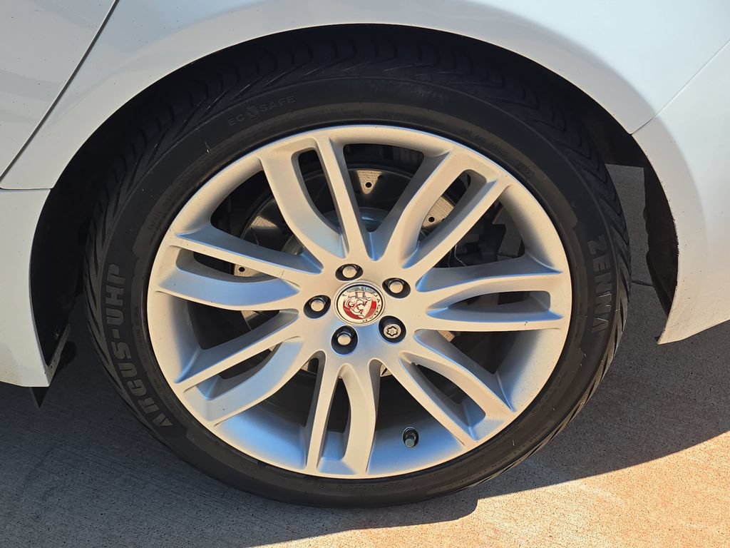 Used 2017 Jaguar XF Prestige RWD image 33