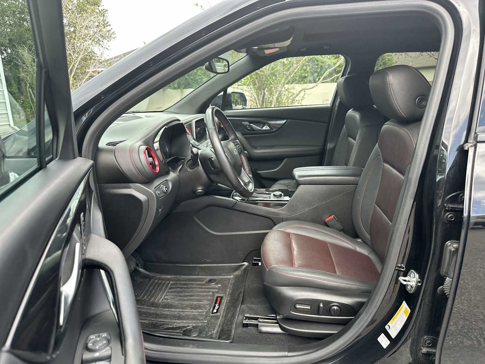 Certified 2022 Chevrolet Blazer RS w/ Enhanced Convenience Package FWD image 2