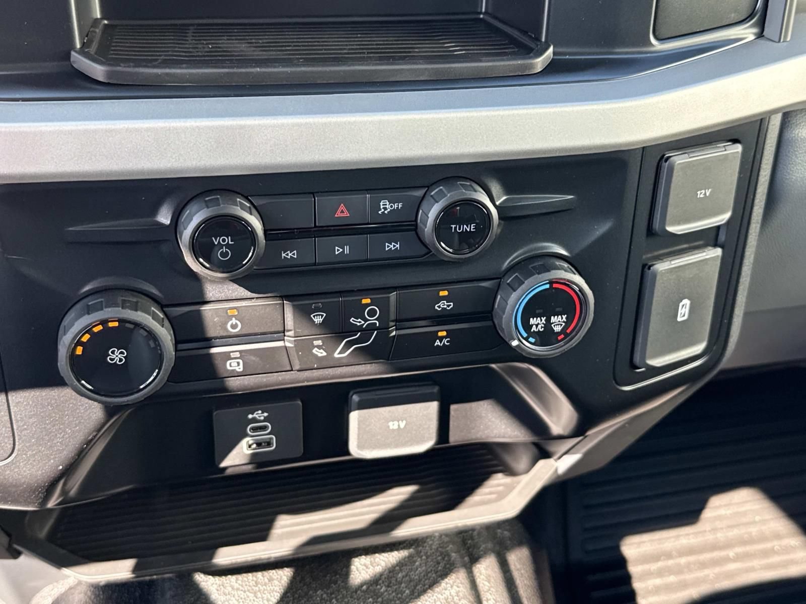 New 2026 Ford F250 XL w/ XL Off-Road Package AWD/4WD image 16