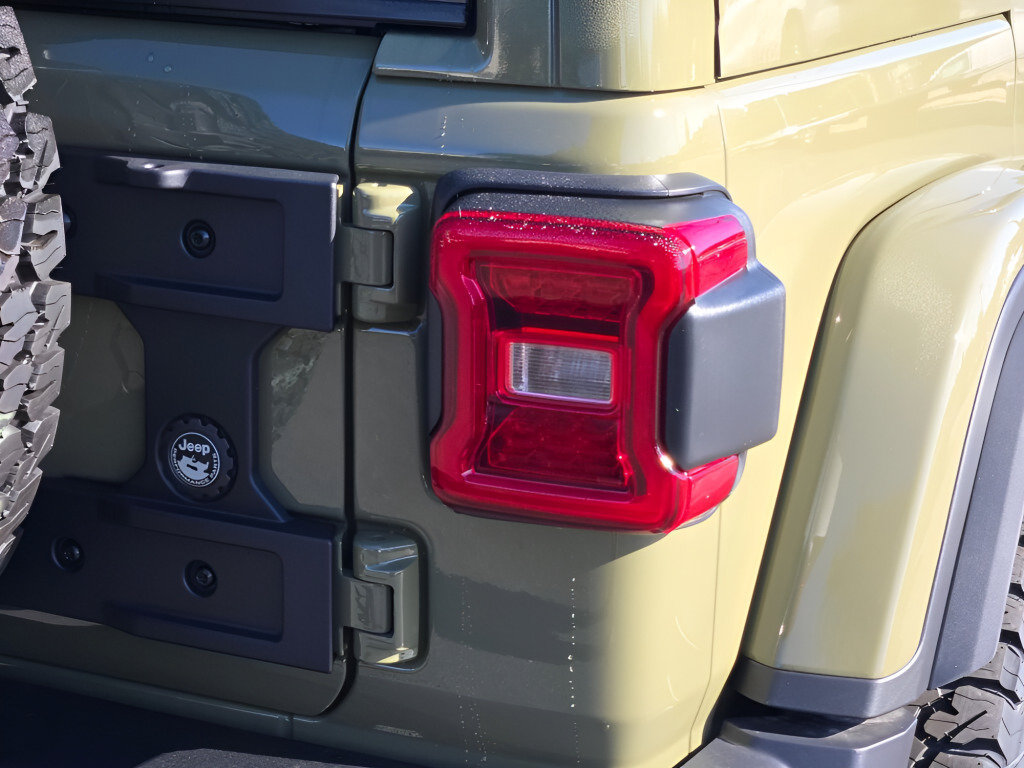 New 2027 Jeep Wrangler Unlimited Rubicon AWD/4WD image 14